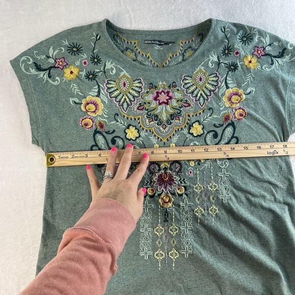 Soft Surroundings Small S Top Green Floral Embroidered Blouse Scoop Neck Boho - Picture 6 of 10